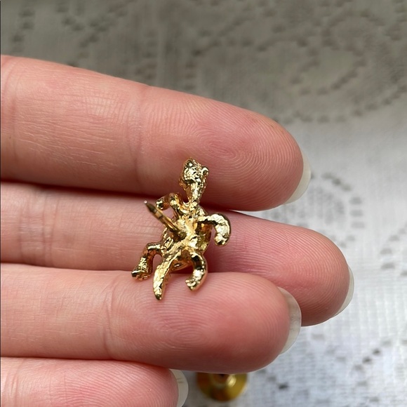 Charming Gold Tone Turtle Pin with Sparkly Rhinestone Accents - Picture 6 of 10
